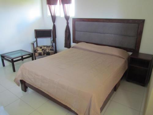 2 bedrooms, 4 beds