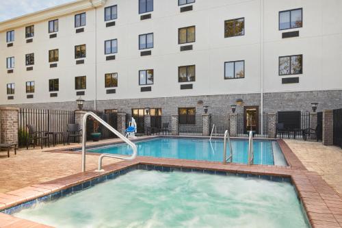 Holiday Inn Express Hotel & Suites Pensacola-West Navy Base an IHG Hotel - image 4