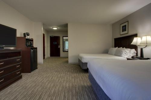 Holiday Inn Express Hotel & Suites Middleboro Raynham