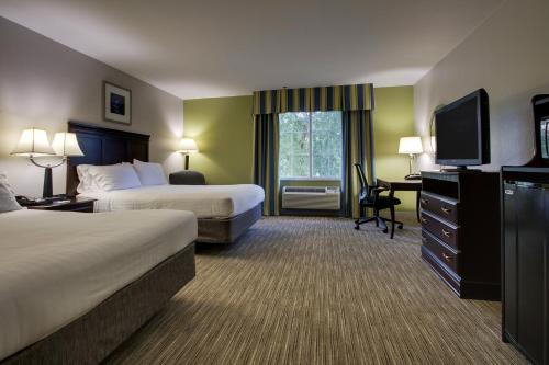 Holiday Inn Express Hotel & Suites Middleboro Raynham, an IHG Hotel