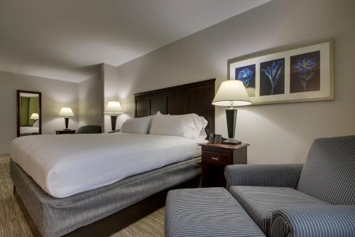 Holiday Inn Express Hotel & Suites Middleboro Raynham, an IHG Hotel