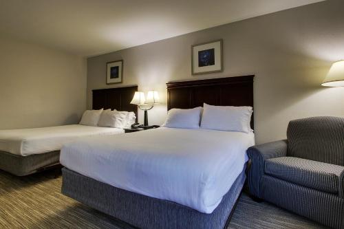 Holiday Inn Express Hotel & Suites Middleboro Raynham, an IHG Hotel