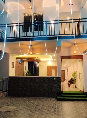 Bejárat, Casillda Munnar in Anachal