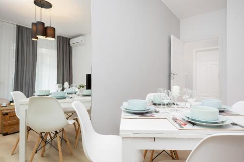 Apartment Warsaw Żoliborz by Renters - image 3