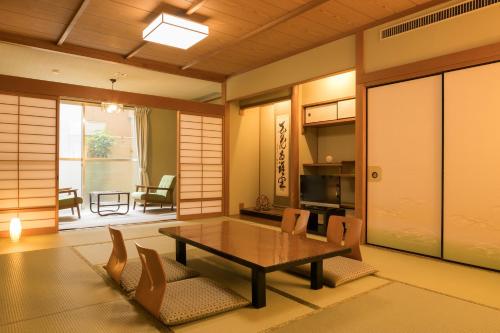 Japanese-Style Quadruple Room