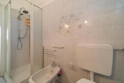 Carola's Home - image 7