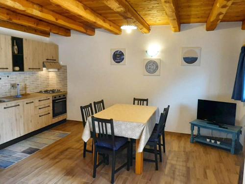 Casa Vacanze Roure " BAITA PECIT PARI" in Roure