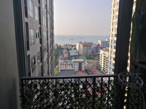 The​ Base​ Pattaya​ by​ Rot The​ Base​ Pattaya​ by​ Rot