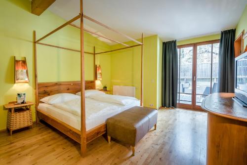 room detail thumbnail 0