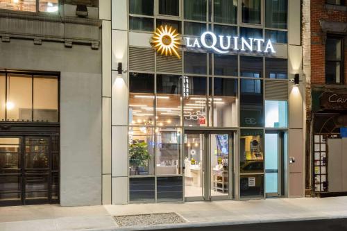 La Quinta by Wyndham Time Square South