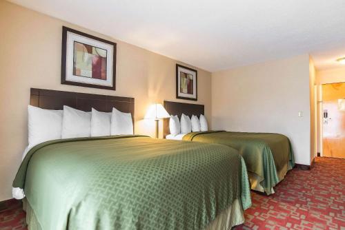 Queen Room with Two Queen Beds - Non-Smoking/Exterior Corridor