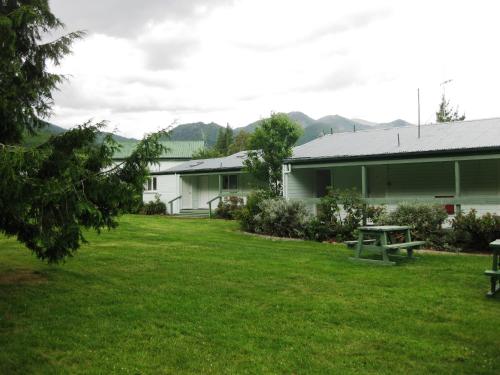 Alpine Holiday Apartments & Campground - Hotel - Hanmer Springs