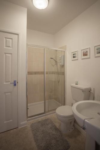 Victory Apartment by RentMyHouse - image 4