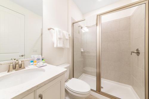 Grand Cottage with Hotel Amenities Near Disney at Margaritaville 8016LS - image 5