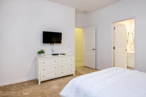 14 Bed 11 Bath Family Home Sleeps 30 - image 3