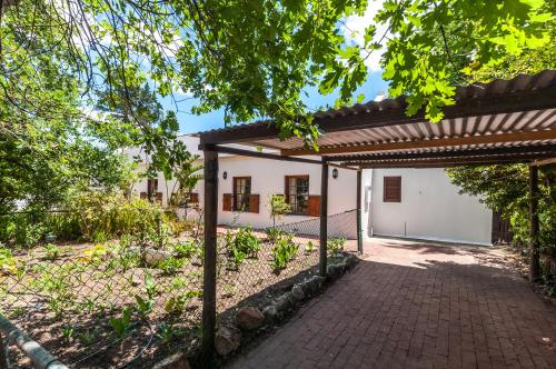 Išorė, GreyCot in Greitonas