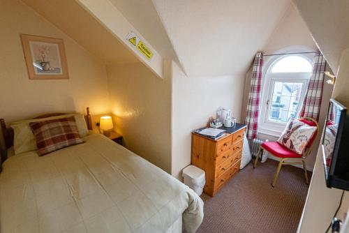 Aarondale Guest House - main image