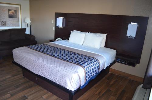 Hill Country Inn - Accommodation - Marble Falls