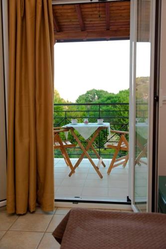 Haris apartments in 코쿠나리스 비치