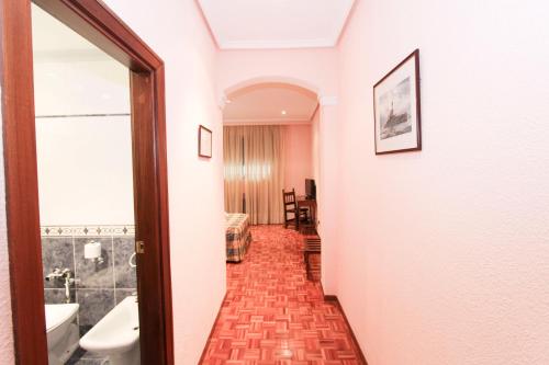 Hotel Castellano Centro - Tap to explore photos