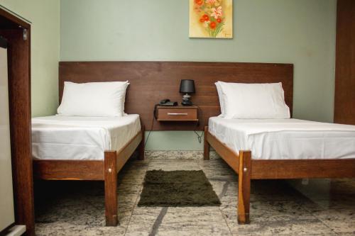 2 twin beds