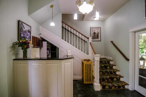 坎貝爾豪斯城市旅館 (Campbell House A City Inn) in 尤金市中心