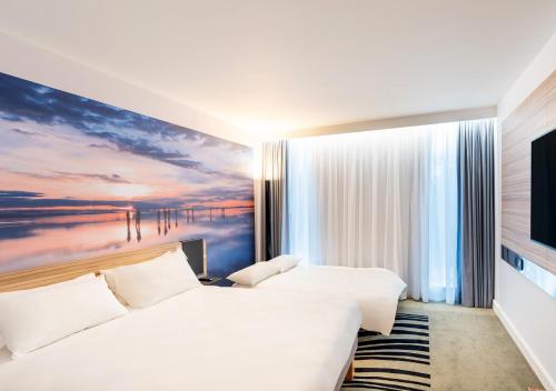 Standard Double Room with Sofa Bed image 4
