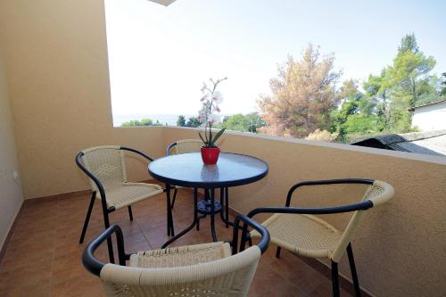 Studio with Balcony and Sea View (4 Adults) image 10