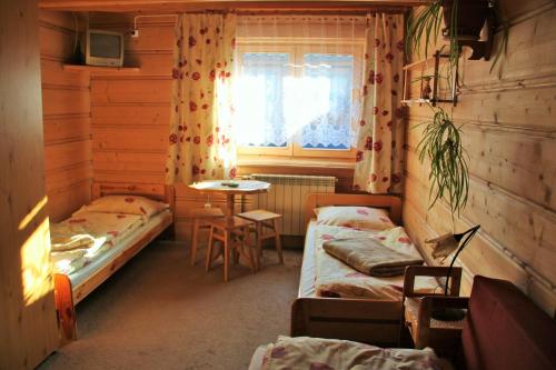 3 twin beds