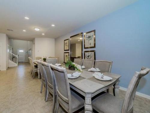 8812 Macapa Drive - image 3