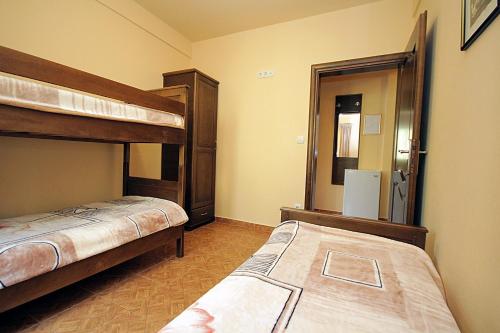 One-Bedroom Apartment with Balcony (5 Adults) image 10