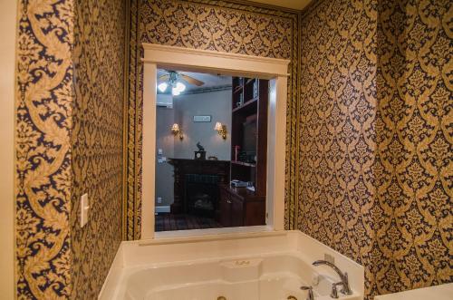 坎貝爾豪斯城市旅館 (Campbell House A City Inn) in 尤金市中心