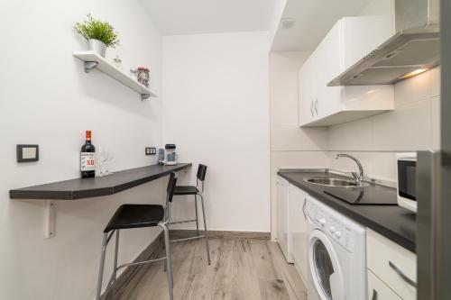NEW! Málaga Suite with pool and parking in the center!, Málaga (fotografie 4)