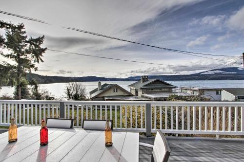 Idyllic Waterfront Cottage with Beach & Sunset Views! - Port Townsend