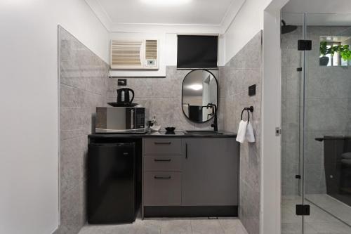 Baño, Alabaster Motor Inn in Taree