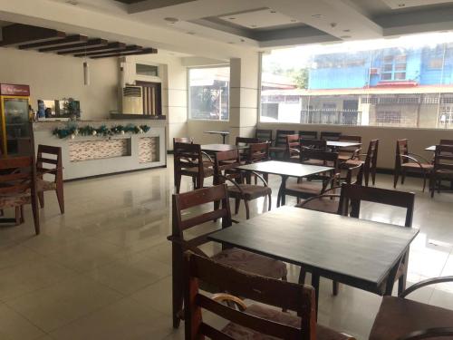 ห้องอาหาร, Negrense Suites in บาโกลอด (เนกรอส ออคซิเดนทัล)