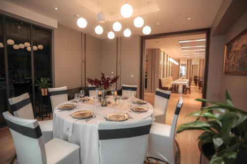 Restaurant, Edelweiss Art Hotel in Oulan-Bator