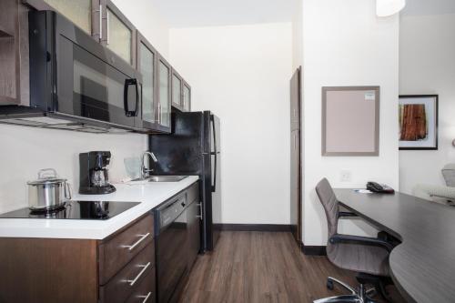 Candlewood Suites Cheyenne an IHG Hotel - image 2