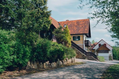  Ferienhaus am Keltenkogel, Pension in Großklein