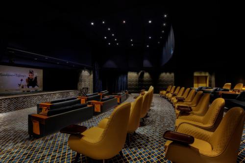 Paramount Hotel Dubai - image 8