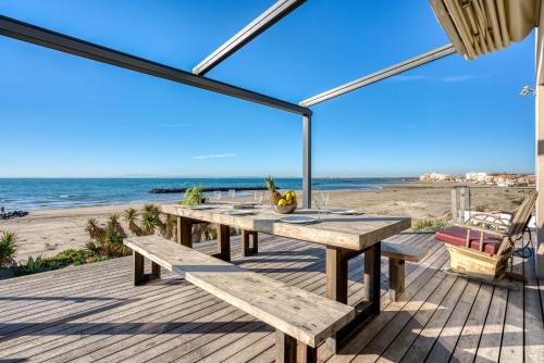 VILLA ATHENA - 400 m2, sur la plage gîte à louer Le Grau-d'Agde