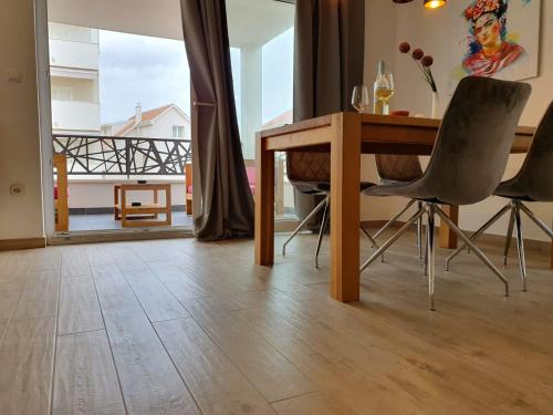 L & L Apartmani - image 2