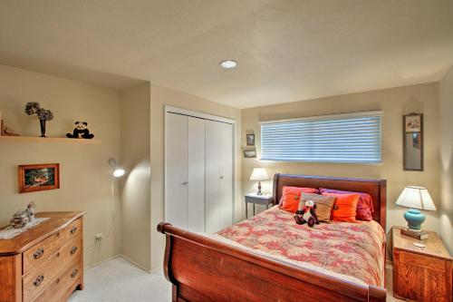 Waterfront Home on Hood Canal Hot Tub and Dock - image 7