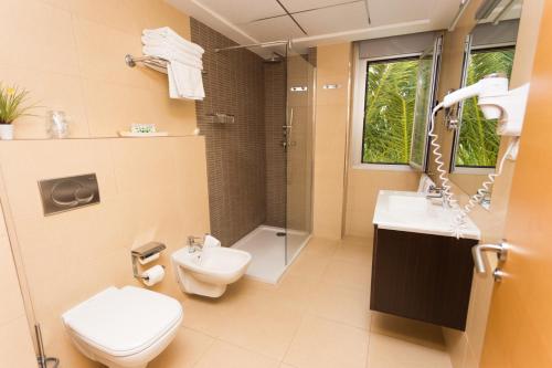 Family Apartment with Terrace (2 Adults + 2 Children) image 1