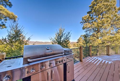 Mountaintop Paradise with Hot Tub Game Room and Views - image 2