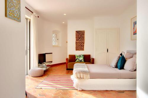 Villa les Rossignols Splendid villa with sea view and swimming pool