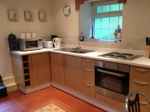kuhinja, Red Dragon Cottages nr Mt Snowdon in Plas Gwynant