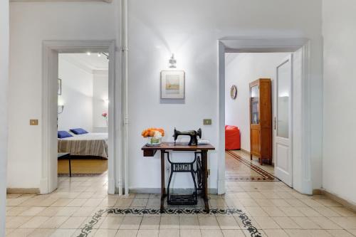 Appartamento con 3 camere da letto e 2 bagni vicino al Vaticano, Řím (fotografie 8)