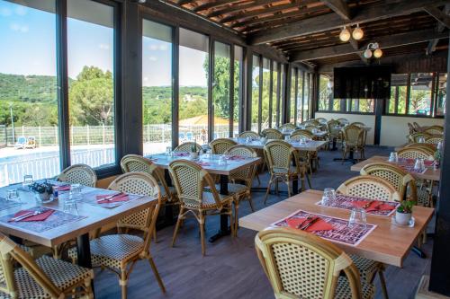 餐廳, Camping Montana Parc - Gassin Golfe de St Tropez - Maeva in 賈森