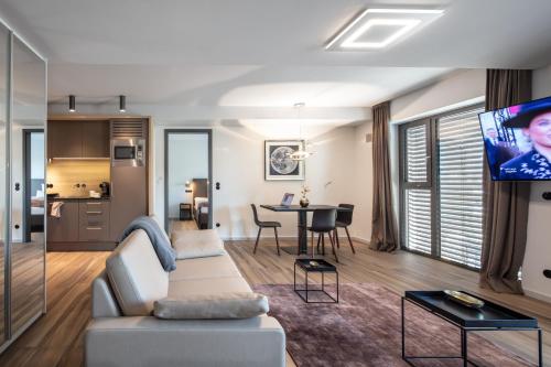 Golden Ball, Exclusive Serviced Apartments Munich 5